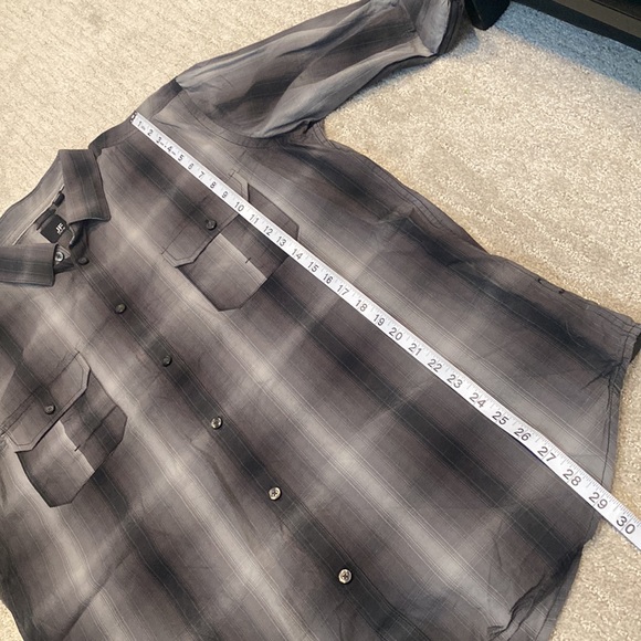 Mens button up - Picture 6 of 6